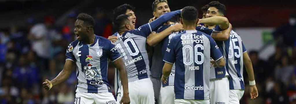 ¡TRIUNFO BLANQUIAZUL! Los Tuzos del Pachuca derrotan 2-1 al Cruz Azul en el Estadio Azteca