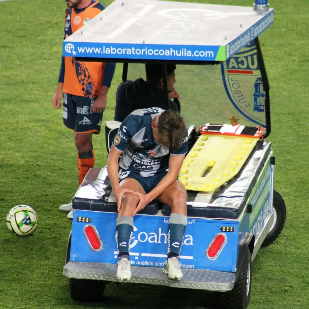 Paulino de la fuente sufrio esguince de ligamento de la rodilla derecha, estará fuera de 4 a 6 semanas