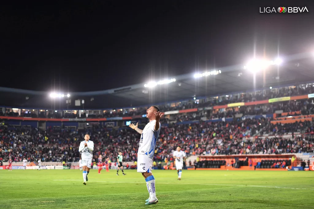 Los Tuzos del Pachuca empatan 1-1 con Chivas
