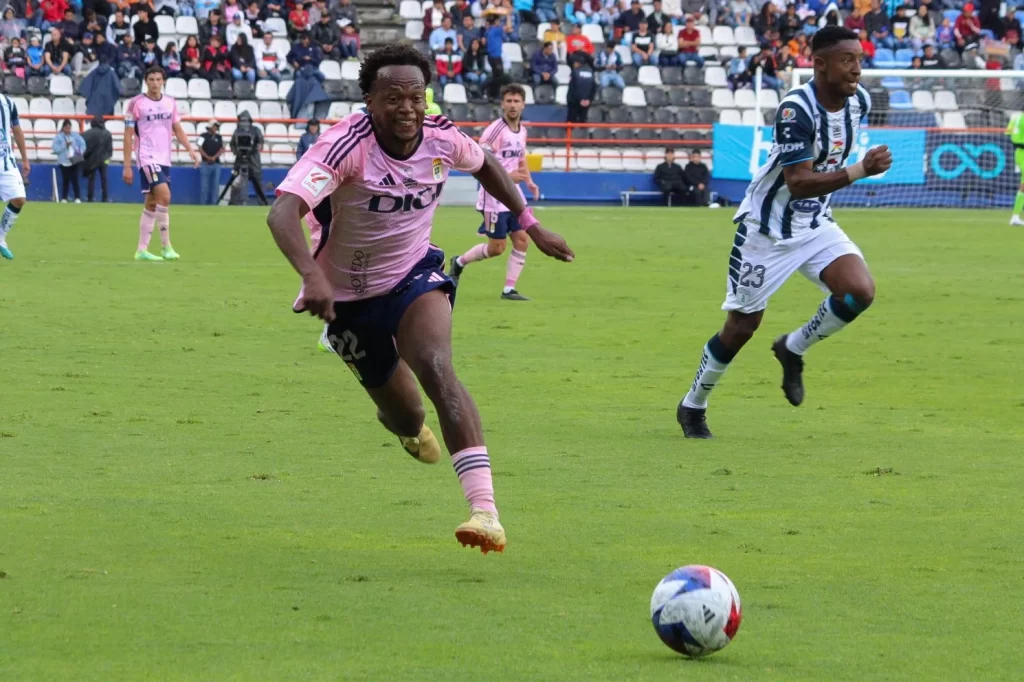 Romario Ibarra finaliza su compromiso deportivo con el Real Oviedo