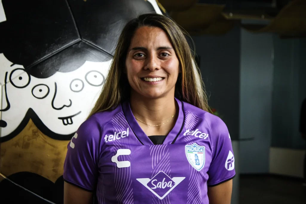 Las Tuzas del Pachuca presentan a Kenti Robles: «Me motiva seguir compitiendo»